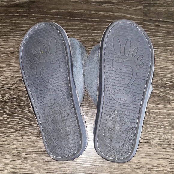 NWOT flip flop slippers - Picture 5 of 5